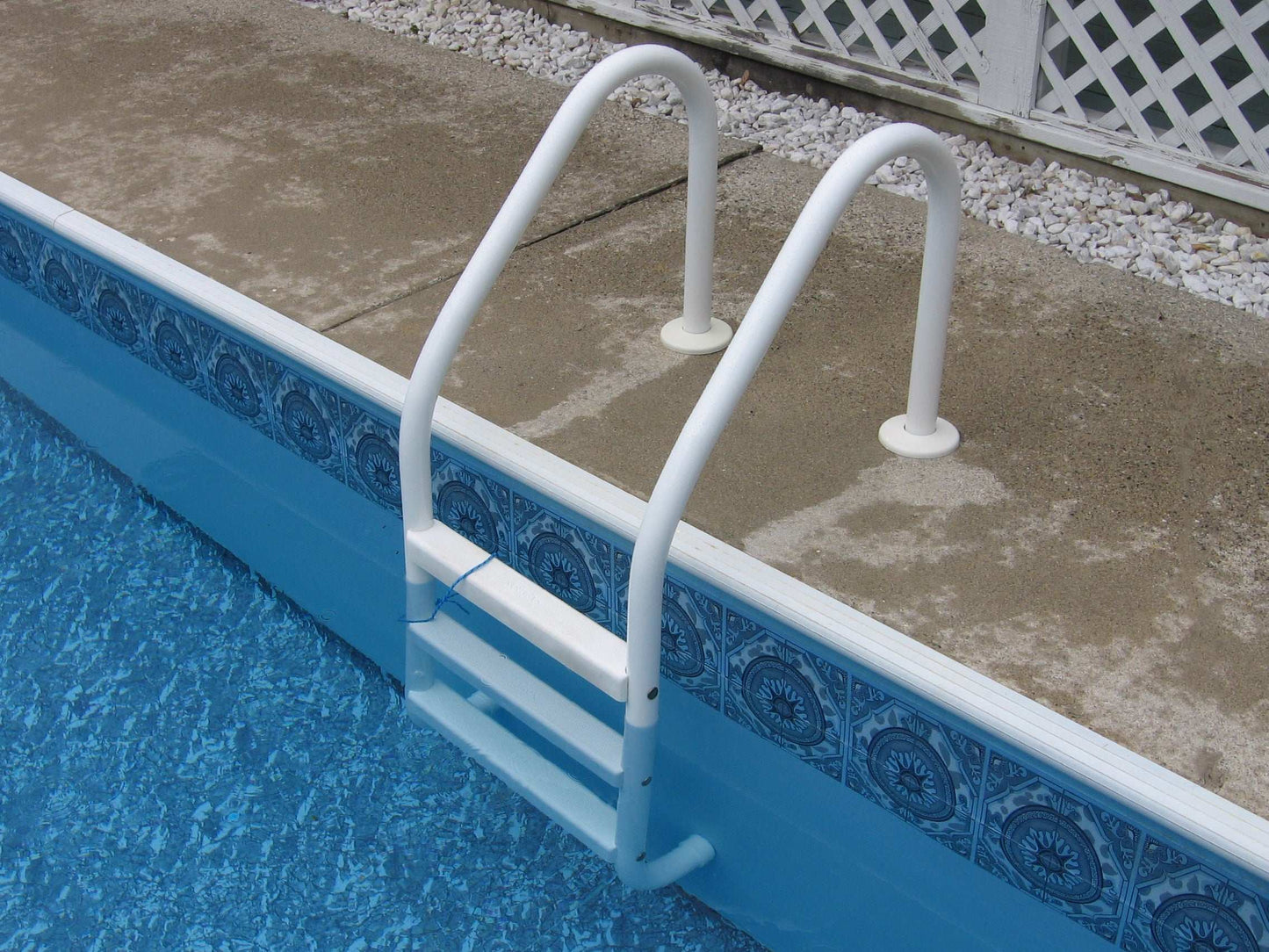 Saftron 3 Tread In-Ground Ladder Gray | P-324-L3-G